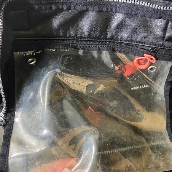 Lululemon Summer lovin Black nylon zipper closure tote - Picture 12 of 14